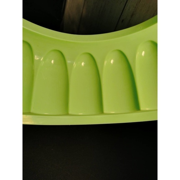 Tupperware Jel-Ring Mold #1202 green REPLACEMENT (C12) - Picture 4 of 6